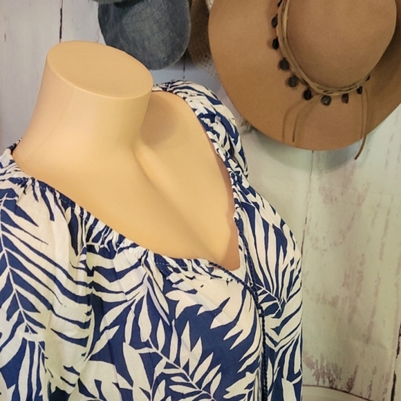 🟢Rafaela Weekend Blue & White Palm Leaf 🍃 Top - Picture 12 of 15